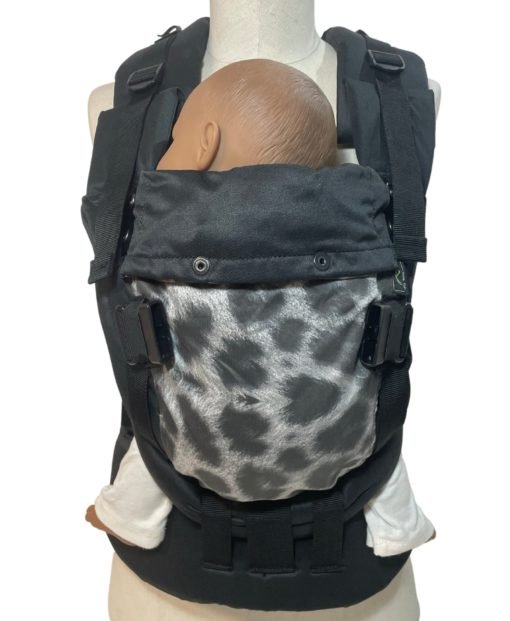 full buckle baby carrier | soft strustured baby carrier | ergonomic baby carrier | baby carrier from birth | topa-top | baby sling | baby carrier for newborn | all in one baby carrier | baby carrier in Israel | baby carrier for all ages | baby carrier | dysplasia | adjusting baby carrier | Hip Dysplasia Institute | infant carrier | preventing hip dysplasia | m-position |