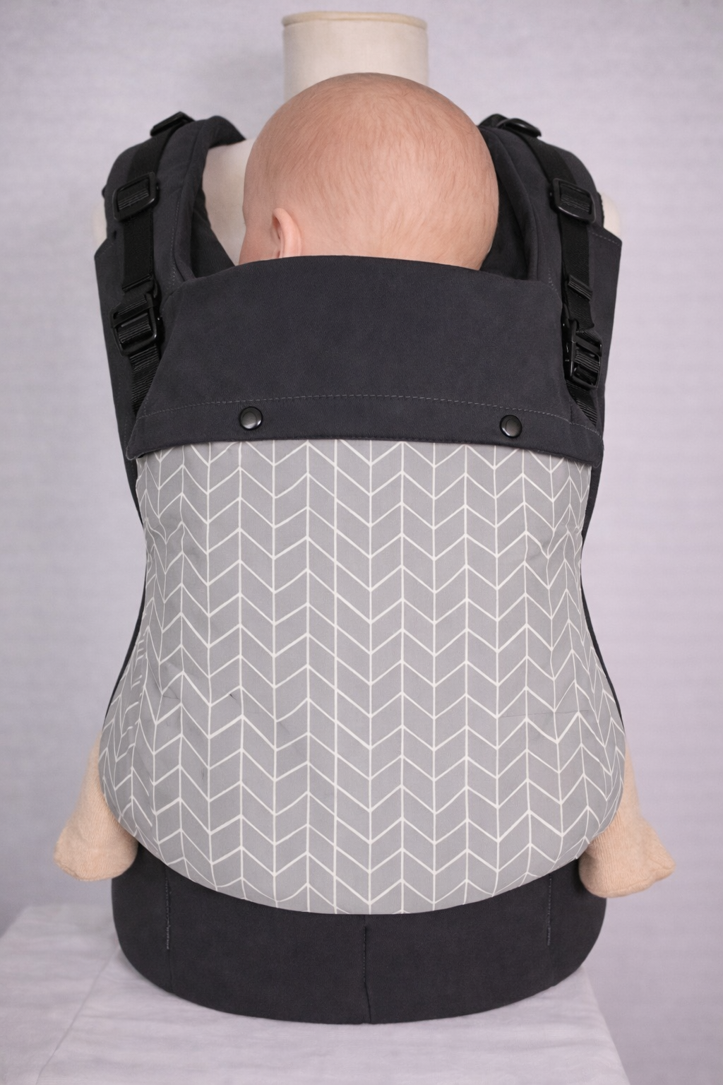 מנשא ילקוט טופה-טופ טודלר טופ-זיגזג אפור